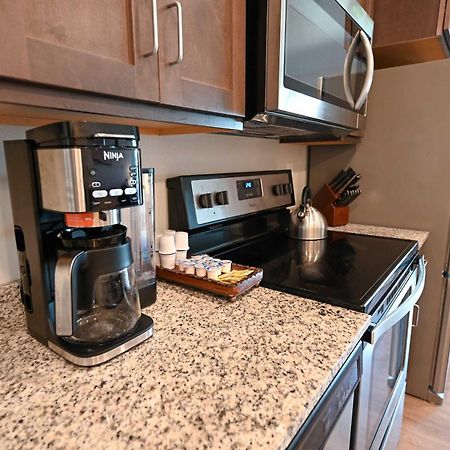 2 Bedroom Brand New Apartment Near Mayo, Park Free Rochester Exterior photo