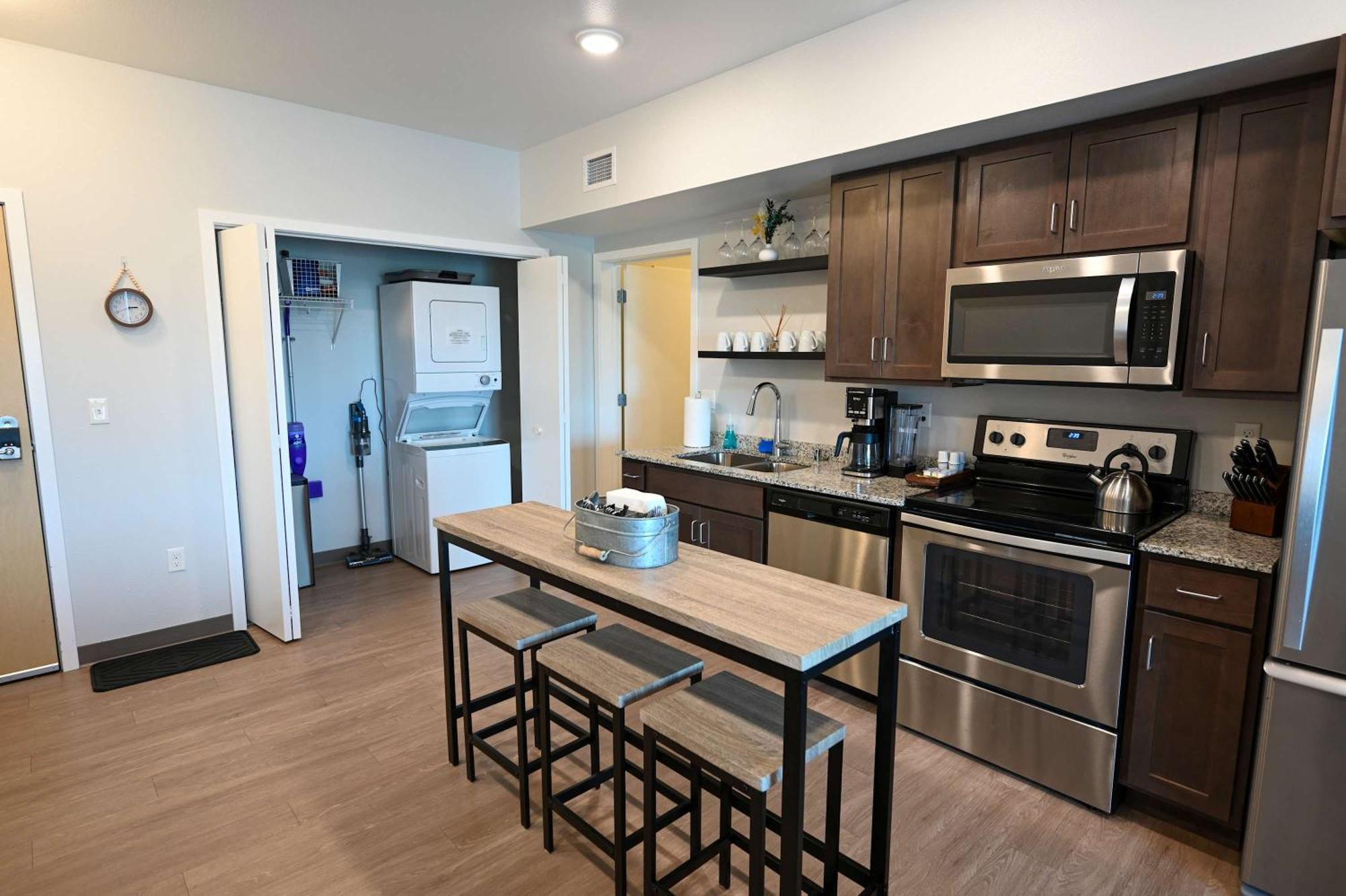 2 Bedroom Brand New Apartment Near Mayo, Park Free Rochester Exterior photo